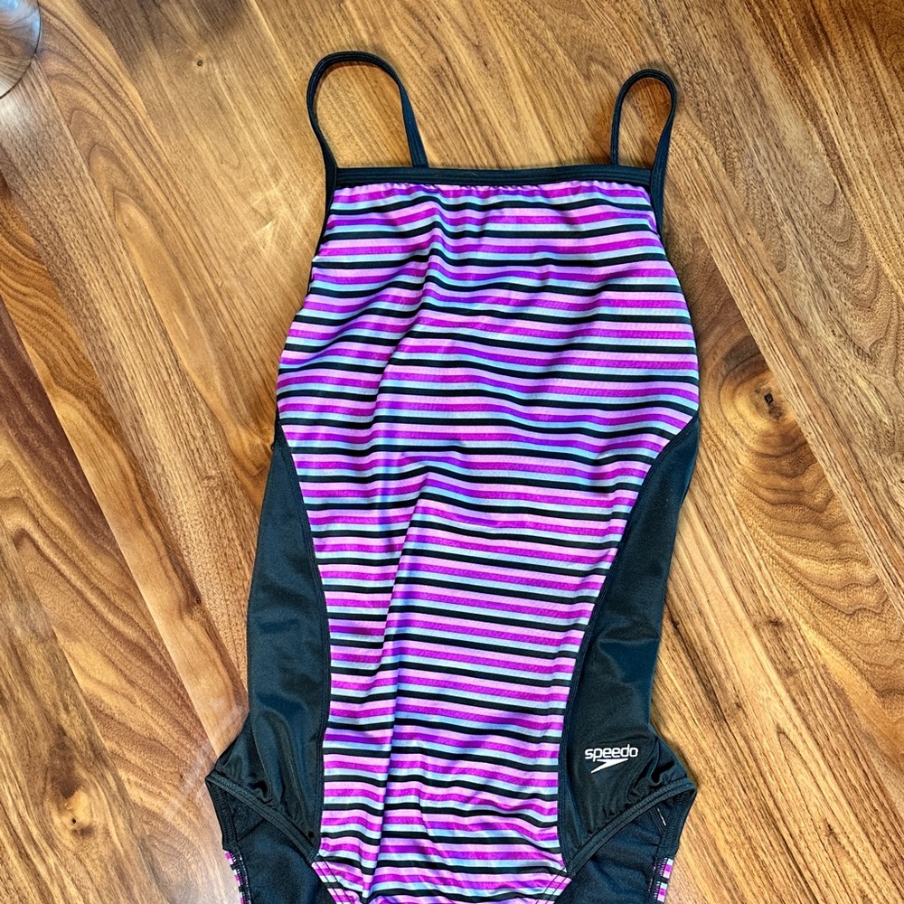 NWOT Women’s Speedo Swimsuit